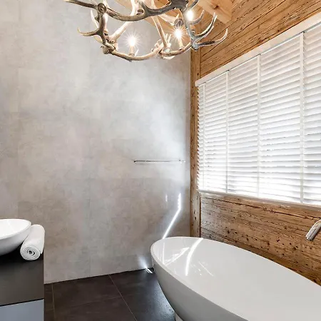 4br Stunning Penthouse - Ski In&ski Out- If You Want To Book, Please Contact On Wh-ats-app - 0034-635-518-216 !!!! דירה צרמט