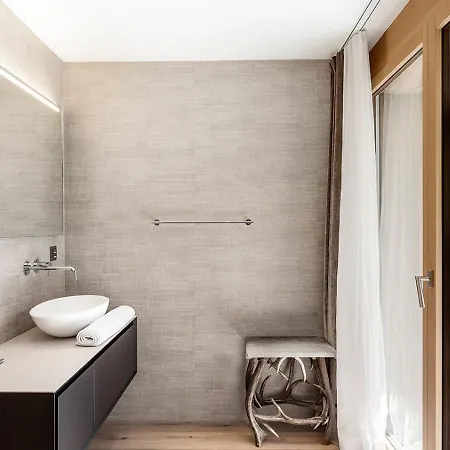 4br Stunning Penthouse - Ski In&ski Out- If You Want To Book, Please Contact On Wh-ats-app - 0034-635-518-216 !!!!