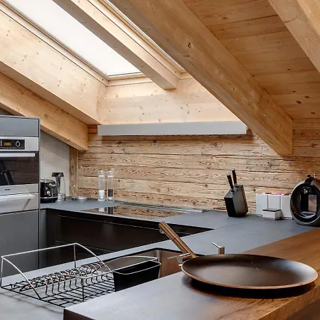 Daire 4br Stunning Penthouse - Ski In&ski Out- If You Want To Book, Please Contact On Wh-ats-app - 0034-635-518-216 !!!! Zermatt